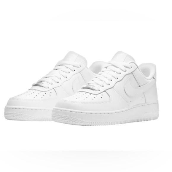 Nike Women's Air Force 1 '07 Shoes NWT - Picture 1 of 12